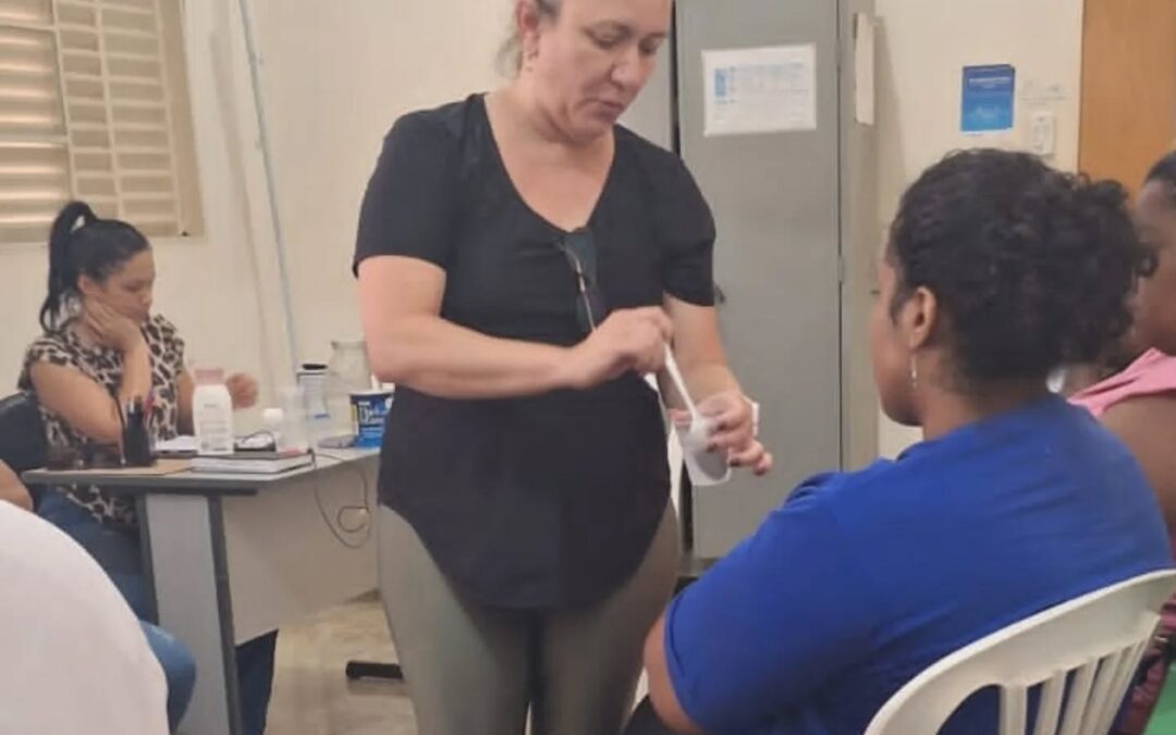 Conhecimento que protege: treinamento conduzido por Fono e Nutri