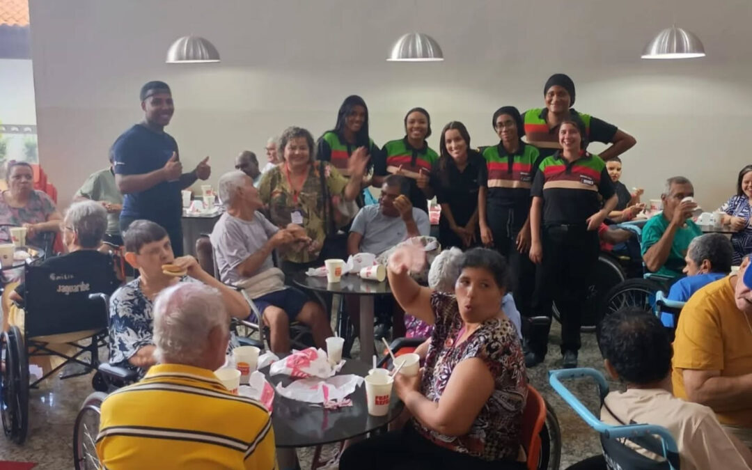 Sabor de Felicidade: Nosso Momento no Shopping