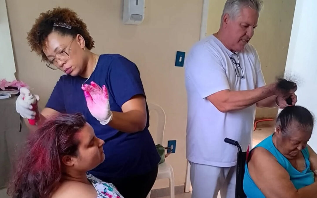 Bastidores do nosso Carnaval na Casa André Luiz!