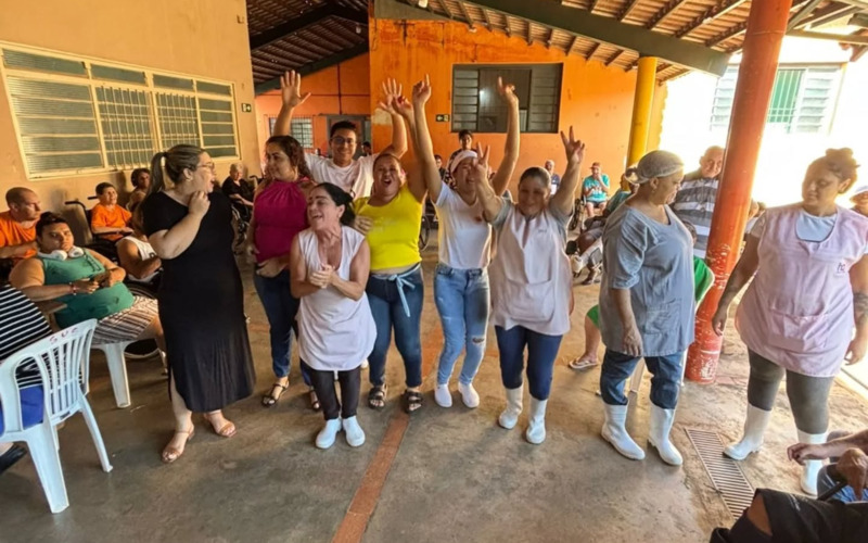 Risadas, Alegria e União na Caça ao Tesouro de Páscoa